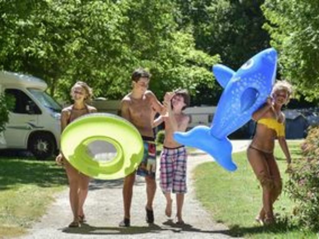 Camping La Rivire  Lacave