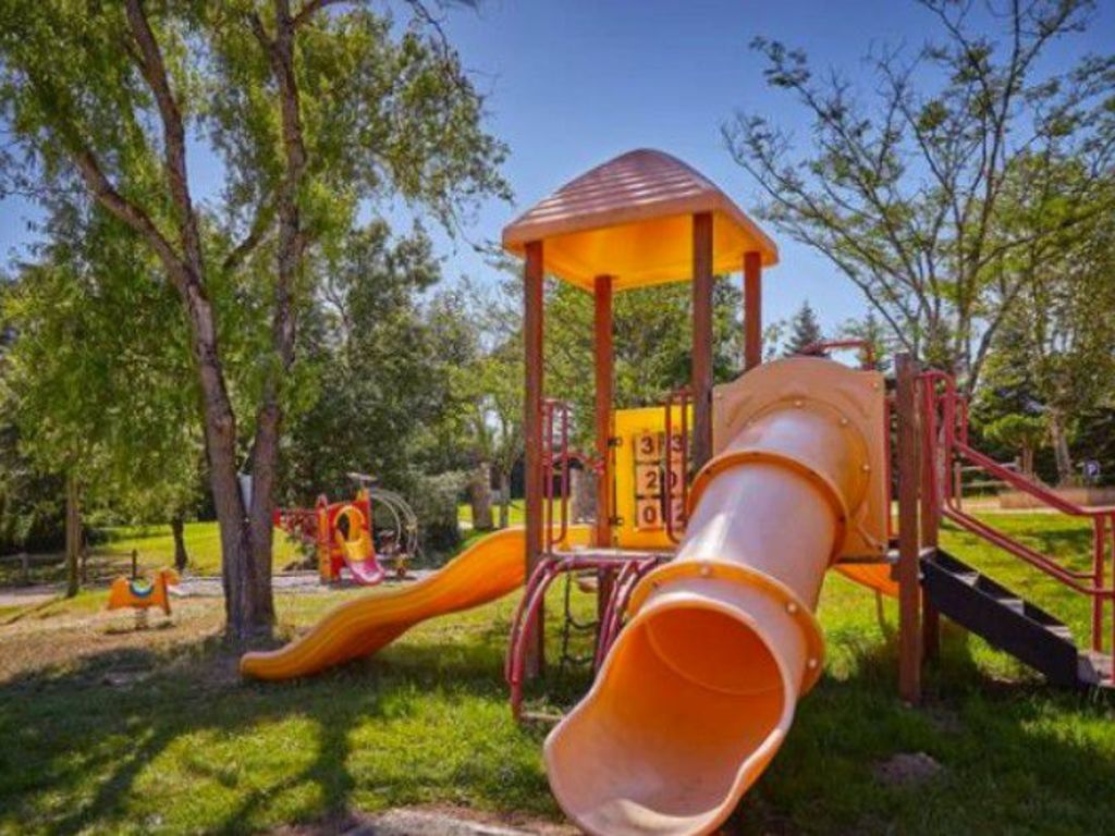 Camping Le Chne Vert Castelnau de Montmiral