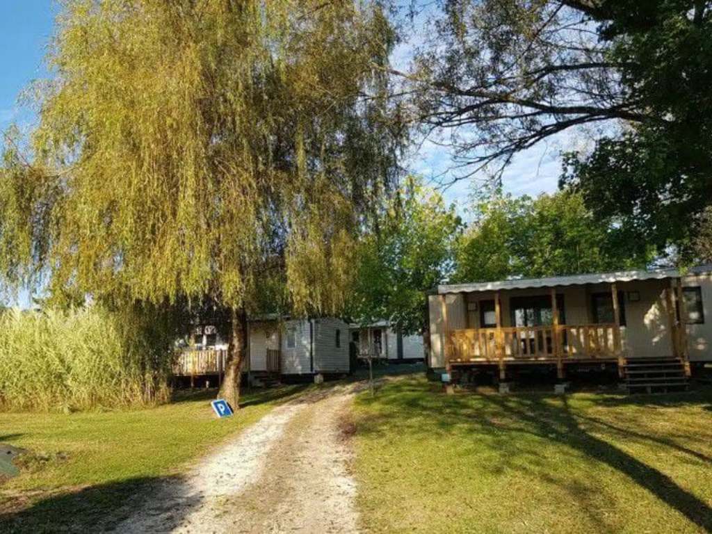Camping Les Etangs du Plessac Saint Felix de Bourdeuil 